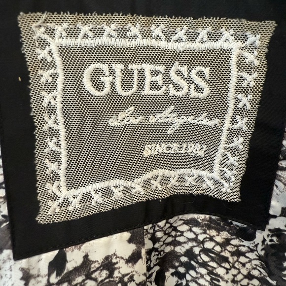 SOLD OUT GUESS Women's Vintage Elegant Black Double Breasted Short Trench Coat - Picture 4 of 4